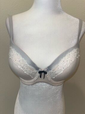 Victoria's Secret Body by Victoria Lined Demi 32DD